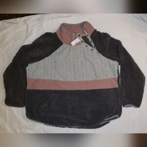 NWT Maurices 2(20/22) sherpa sweater